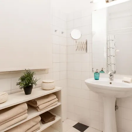 Spacious In Centre With Fireplace * Budapesta