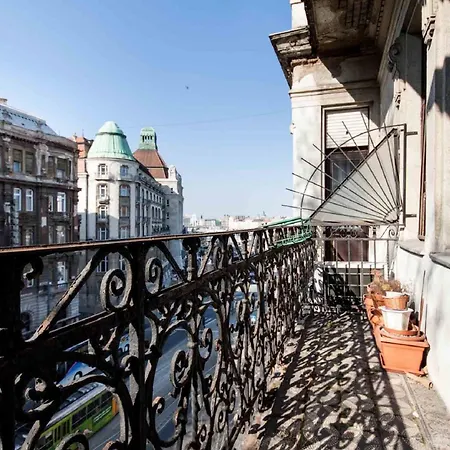 Spacious In Centre With Fireplace * Budapesta