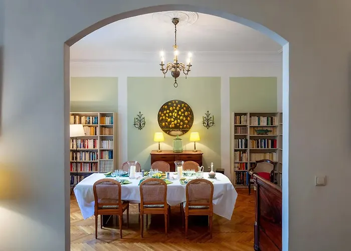 Spacious In Centre With Fireplace Appartement *