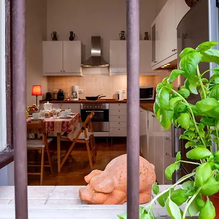 Lägenhet Spacious In Centre With Fireplace Budapest